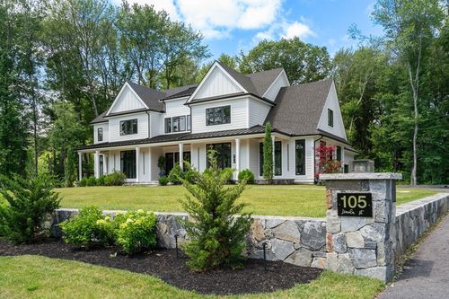 105 Lincoln St, Northborough, MA, 01532-1742 | Card Image