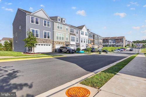 10537 Waterbury Woods Way, MANASSAS, VA, 20112-2460 | Card Image