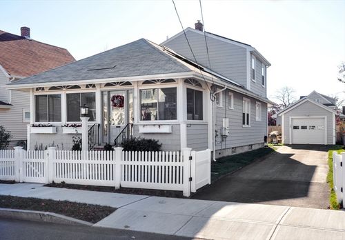111 Darrow St, Quincy, MA, 02169-3631 | Card Image