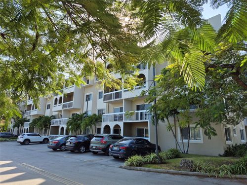 a112-7703 Camino Real, Miami, FL, 33143-7162 | Card Image