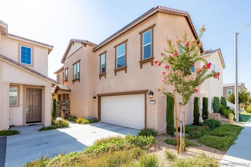 75-532 Enzo St, Lake Elsinore, CA, 92530-6805 | Card Image