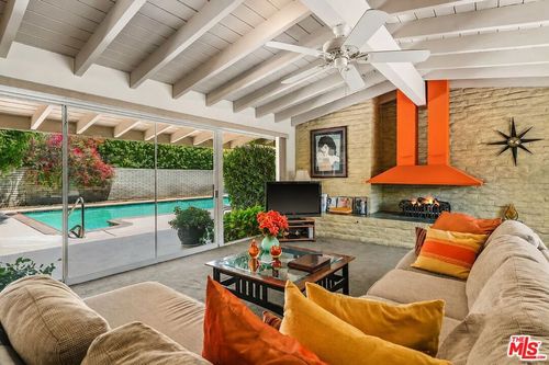 1094 S Paseo De Marcia, Palm Springs, CA, 92264-8534 | Card Image