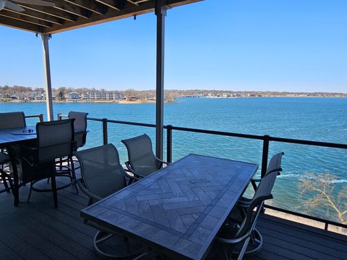 580 Linden Dr, Arnolds Park, IA, 51331-4400 | Card Image