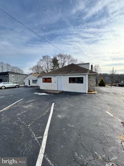 1092 W Lincoln Hwy, COATESVILLE, PA, 19320-1835 | Card Image