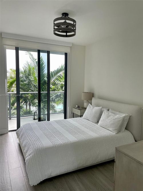 unit-714-2960 Ne 207th St, Aventura, FL, 33180-1451 | Card Image