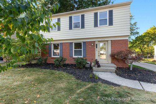 2245 Ridgewood Ave Se, Grand Rapids, MI, 49546-5538 | Card Image