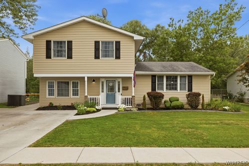 35 Robert Dr, Lancaster, NY, 14086-2817 | Card Image