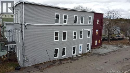 45 Victoria St, Saint John, NB, E2K1L2 | Card Image