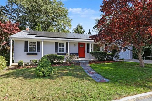 11 Beauregard Ave, Lincoln, RI, 02865-3002 | Card Image