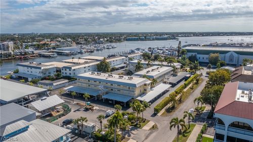 apt-105a-1100 8th Ave S, NAPLES, FL, 34102-6954 | Card Image