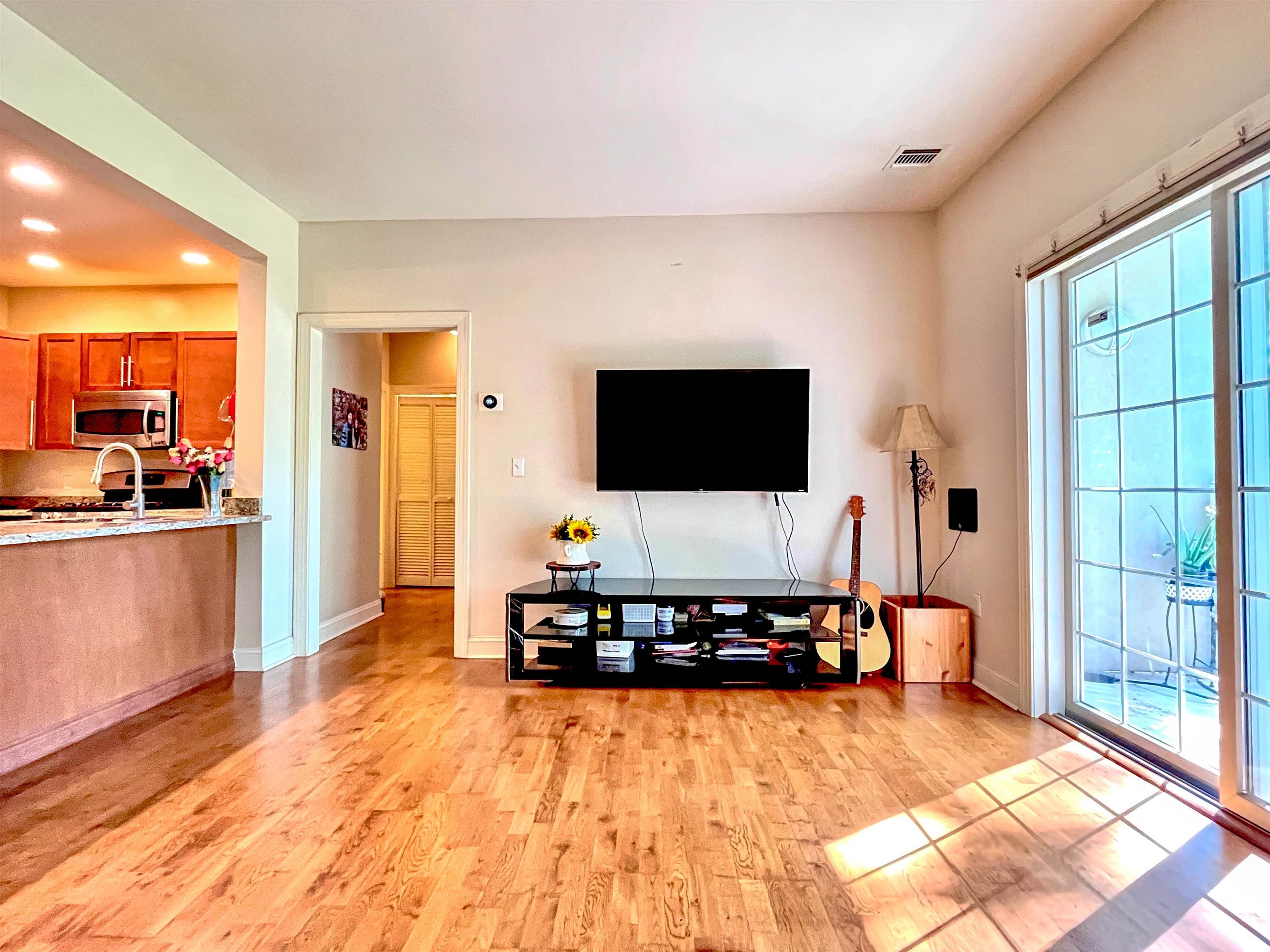 Residential in Englewood 4