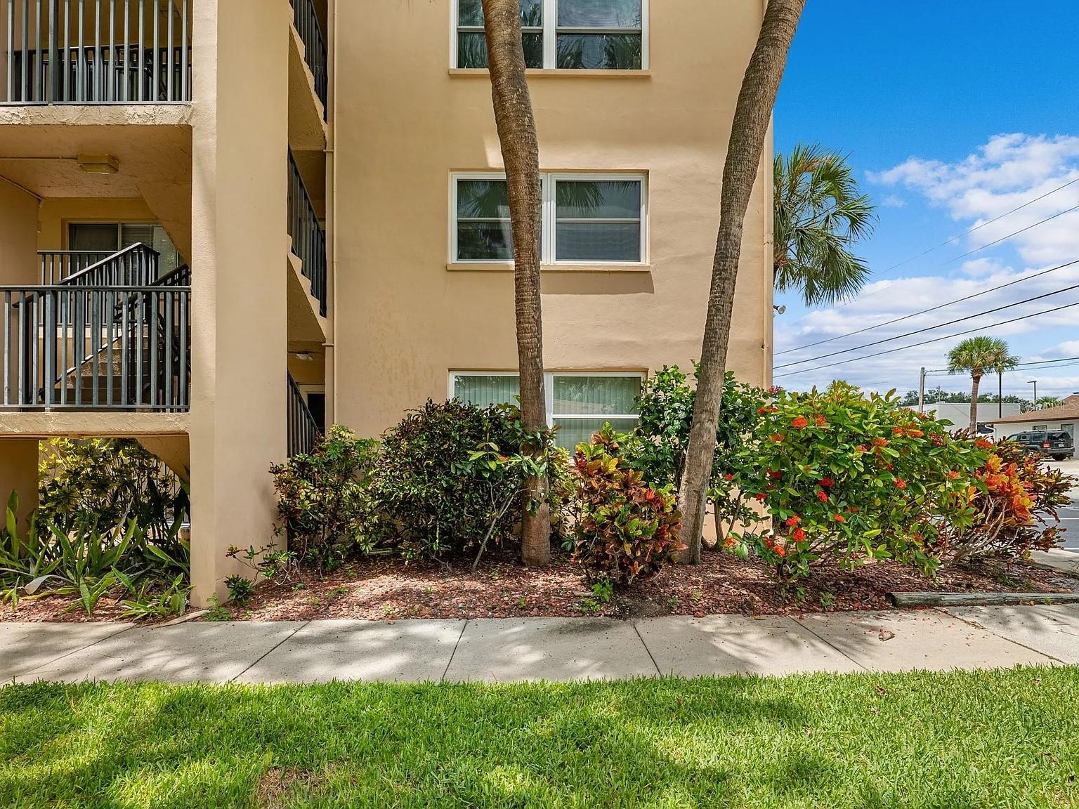 Residential Lease in LARGO 3