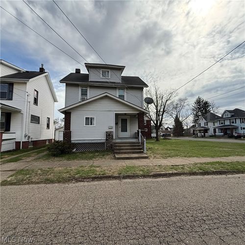 2106 Indiana Way Ne, Canton, OH, 44705-1808 | Card Image