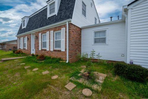 1801 Old Forge Dr, Little Rock, AR, 72227-5512 | Card Image