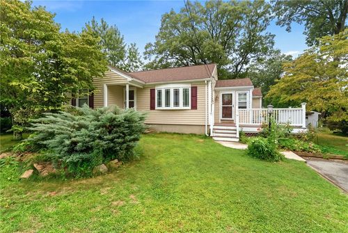 216 Hyde St, Cranston, RI, 02920-4818 | Card Image