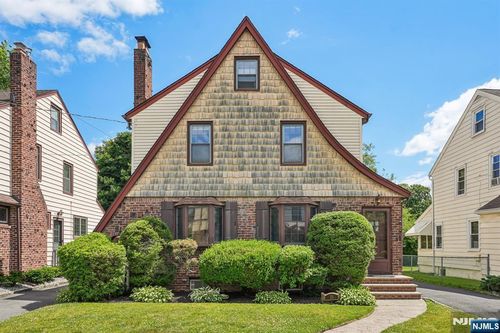 21 Ferncliff Rd, Bloomfield, NJ, 07003-5413 | Card Image