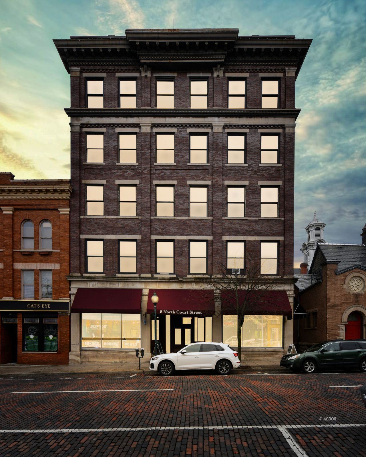 8 Court St N, Athens, OH 45701