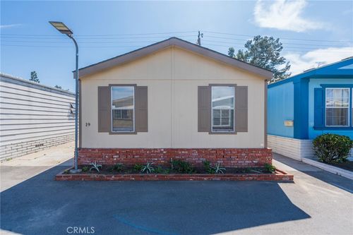 spc-19-12062 W Edinger Ave, Santa Ana, CA, 92704-3820 | Card Image