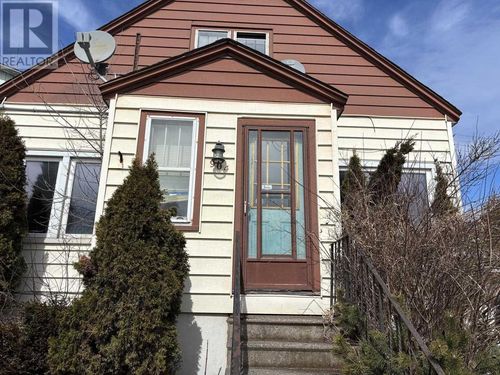 904 Wellington St E, Sault Ste. Marie, ON, P6A2N5 | Card Image