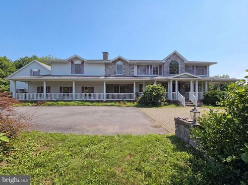 2217 Valley View Dr S, SAYLORSBURG, PA, 18353-8361 | Card Image