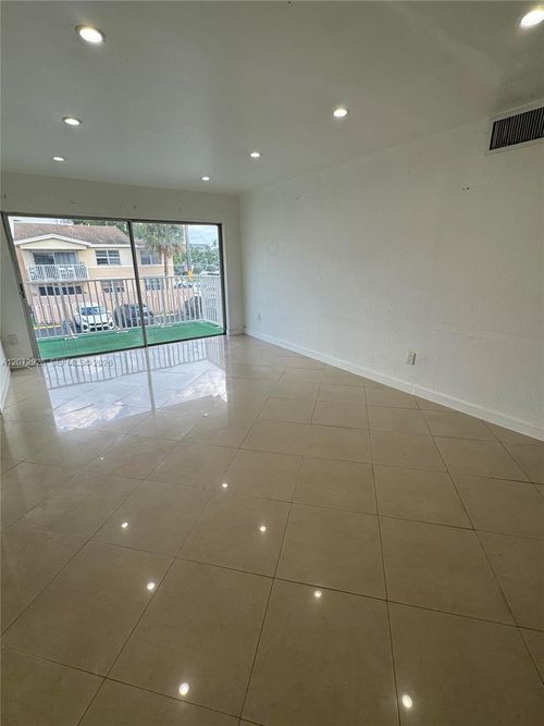 2d-4530 Nw 79th Ave, Doral, FL, 33166-6315 | Card Image