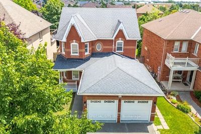 32 Rainforest Dr, House other with 4 bedrooms, 4 bathrooms and 6 parking in Brampton ON | Image 2