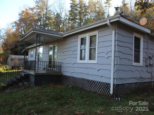 709 Wickins Drive, Hendersonville, NC, 28791 | Card Image