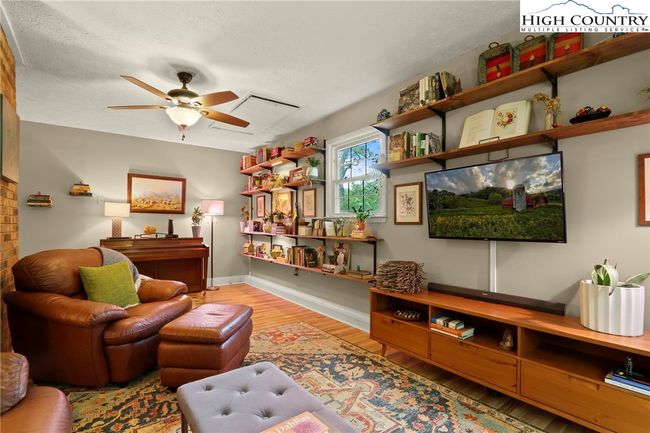 157 Twisted Laurel Ln, House other with 3 bedrooms, 2 bathrooms and null parking in Blowing Rock NC | Image 33