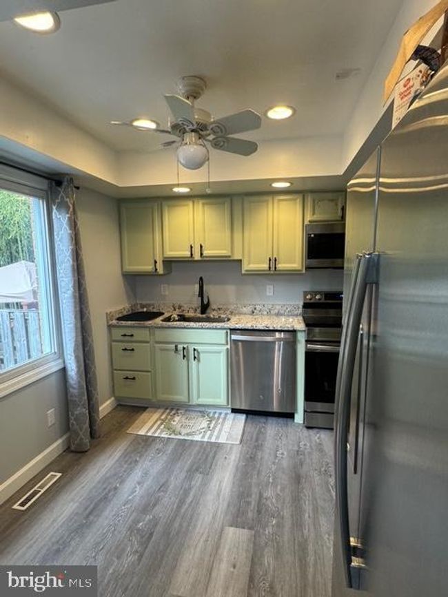 10293 Crimson Tree Ct, Townhouse with 3 bedrooms, 3 bathrooms and null parking in COLUMBIA MD | Image 5