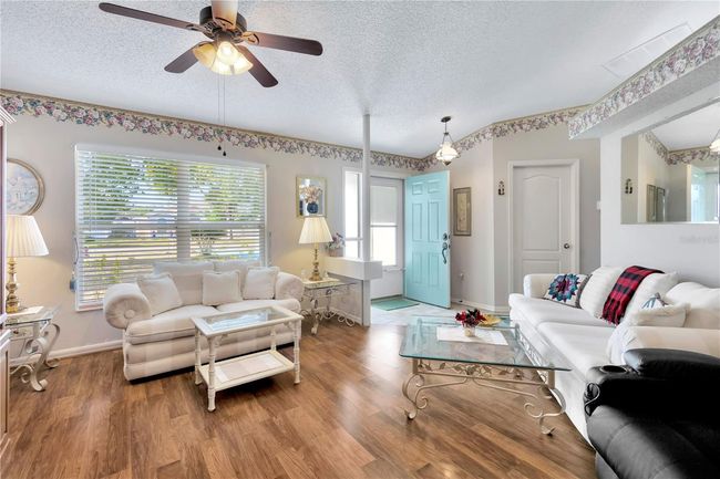 Living room from hallway | Image 4