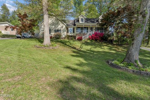 802 Chestnut Avenue, Erwin, TN, 37650 | Card Image