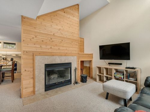 15-132 Grand Hollow Rd, Warren, VT, 05674-4565 | Card Image