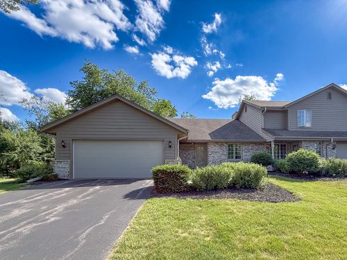 3825 Kodiak Trl, Brookfield, WI, 53045-2037 | Card Image