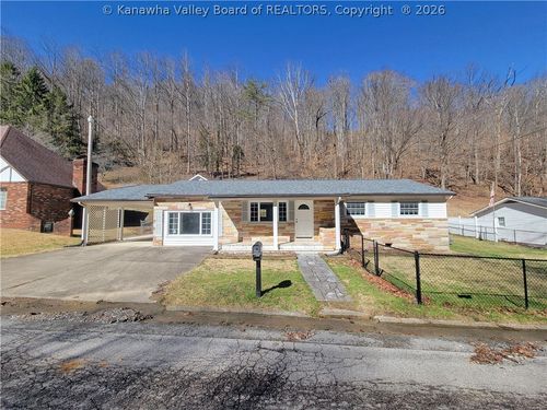 174 Hidden Valley Rd, Chapmanville, WV, 25508-5714 | Card Image