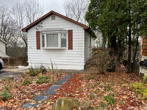 632 Brooklyn Mountain Rd, Hopatcong, NJ, 07843-1230 | Card Image