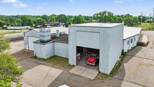 525 20th St N, Springfield, MI, 49037-7816 | Card Image