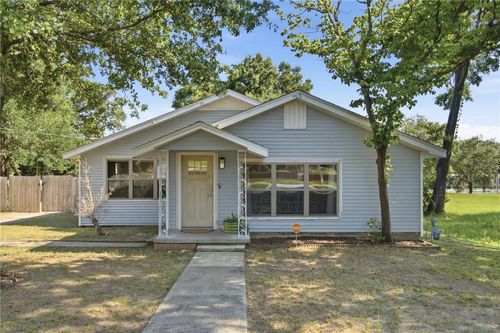 2017 W Belmont St, PENSACOLA, FL, 32501-3615 | Card Image