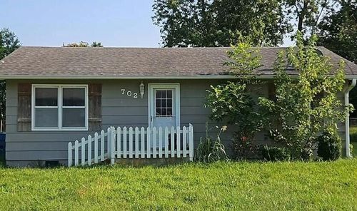 702 E Madison St, Marshfield, MO, 65706-1842 | Card Image