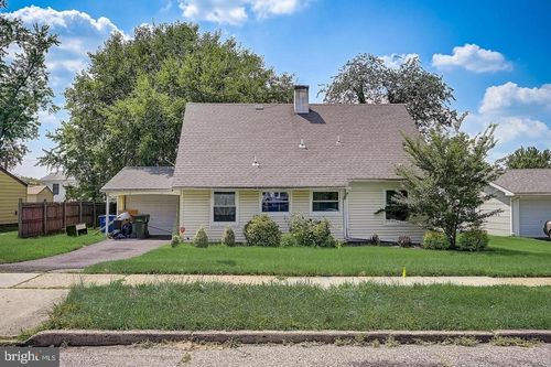 51 Peacock Ln, Willingboro, NJ, 08046-2725 | Card Image