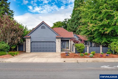 1800 Center St Se, Albany, OR, 97322 | Card Image