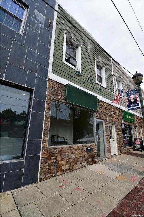 831 Merrick Rd, Baldwin, NY, 11510-3333 | Card Image