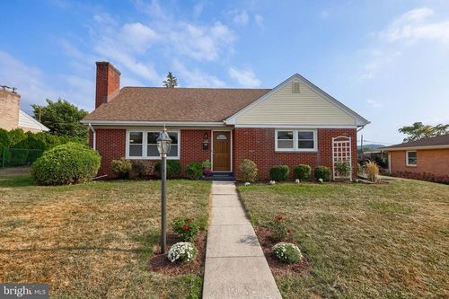 428 Beech Ave, HERSHEY, PA, 17033-1609 | Card Image