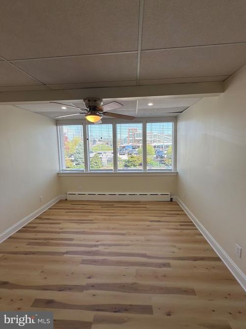 apt-201-1 S Valley Rd, PAOLI, PA, 19301-1499 | Card Image