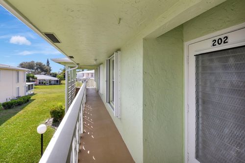 202-1670 Nw 18th Ave, Delray Beach, FL, 33445-7469 | Card Image