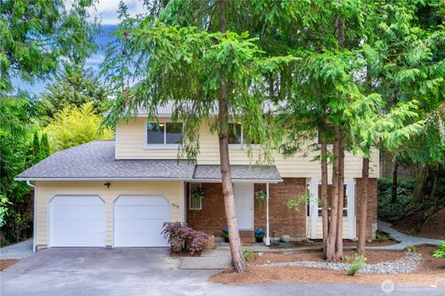 9930 Se 40th St, Mercer Island, WA, 98040-3834 | Card Image