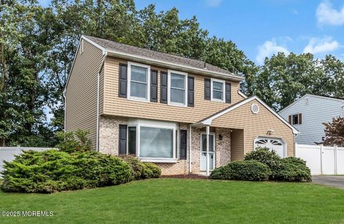 45 Pinyon St, Howell, NJ, 07731-2811 | Card Image