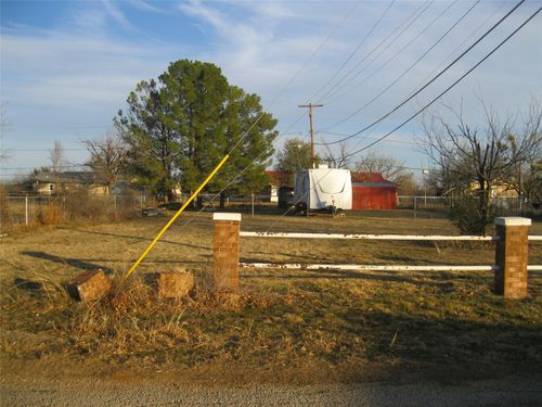 136 County Road 307, Breckenridge, TX, 76424-7782 | Card Image