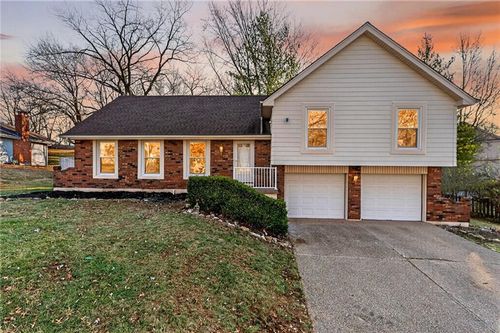 7407 N Granby Ave, Kansas City, MO, 64151-1835 | Card Image