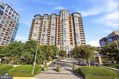 908-8220 Crestwood Heights Dr, Mclean, VA, 22102-3133 | Card Image