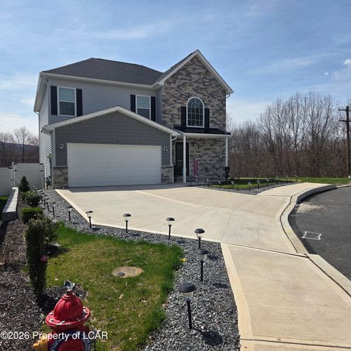 16 Anna Dr, Hanover Township, PA, 18706-5420 | Card Image